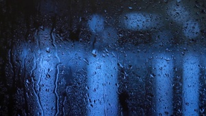 雨滴滑落玻璃（4K原画）