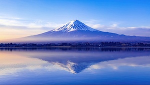 雪山镜湖