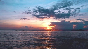 海面日出