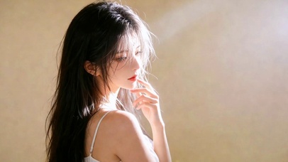 光影里的她