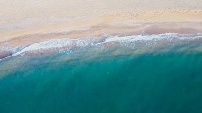 俯瞰唯美海浪海滩