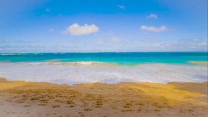碧海蓝天沙滩海浪