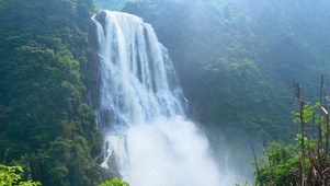 高山瀑布