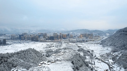 4K航拍大气贵阳全景满天雪景