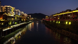 夜晚江南小镇湖畔