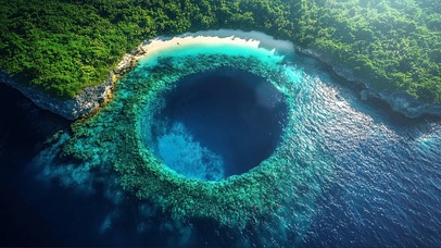 清新阳光海岛蓝洞