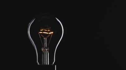 4K 高清 黑色背景闪烁灯泡