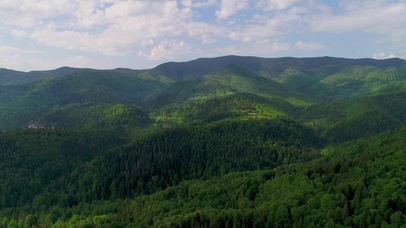 4K 高清 鸟瞰山上美丽的风景
