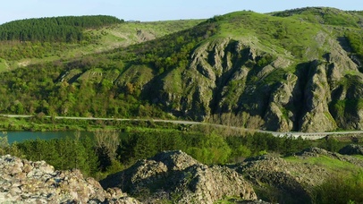 4k动态山丘护眼屏保