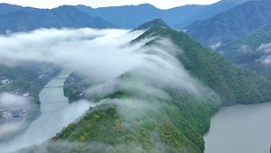 航拍唯美高山云雾