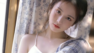 甜美吊带女神