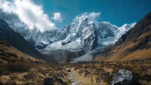 高山草甸与雪峰