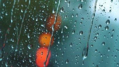 4K雨天的玻璃雨滴
