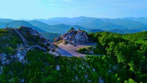 山外有山4K