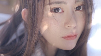 清新自然长发美女