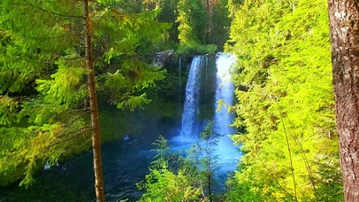 护眼山涧瀑布 4K