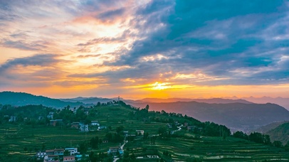 4K小镇上日落傍晚晚霞天空
