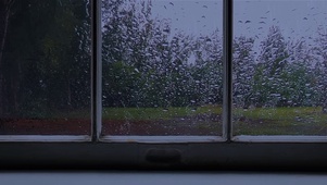 傍晚听雨