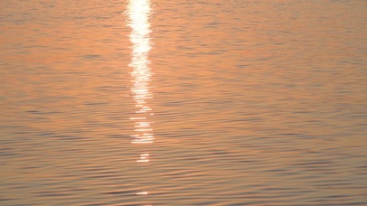 4K波光粼粼的日出水面海面