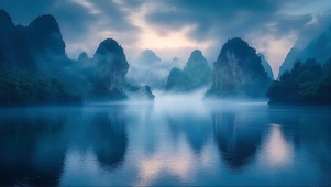 静谧清晨迷雾群岛