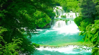 4K护眼山林流水