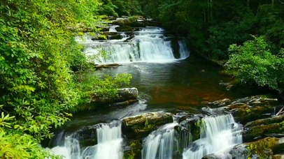 唯美治愈山涧瀑布 4K