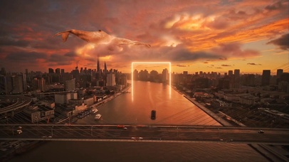 城市落日余晖下的鲸鱼