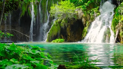 夏日溪流碧水谭