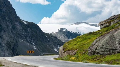 唯美山川蓝天白云