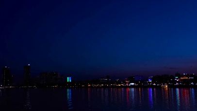 海面城市夜景