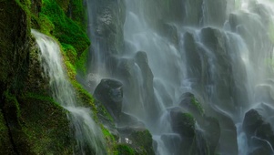绿林山涧瀑布流水声