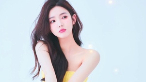 长发清纯美女