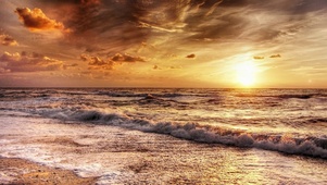 傍晚夕阳下海边唯美治愈