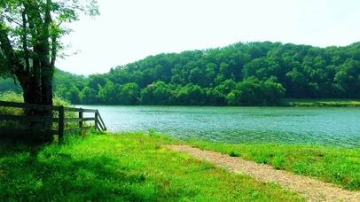 唯美护眼湖面 4K