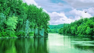 青山绿水，蓝天白云