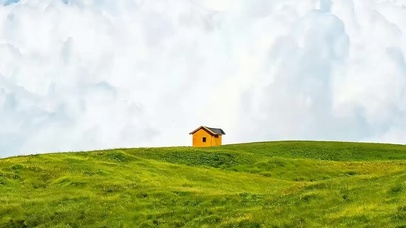 白云房屋草地带鱼屏