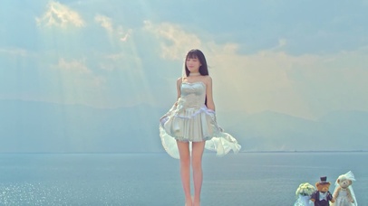 阳光海边小姐姐跳舞