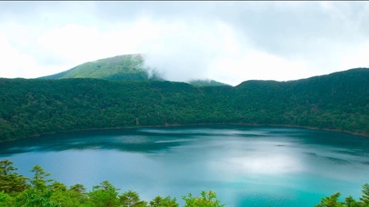 高山云雾湖面