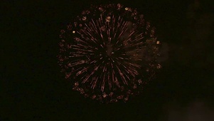 4K 高清 夜空中爆炸的烟火