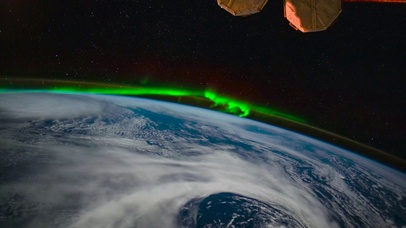 太空卫星地球极光