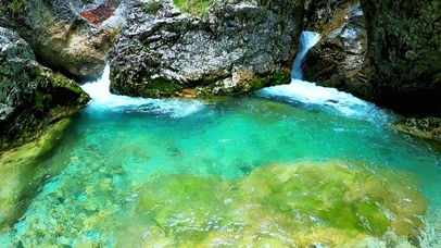 治愈护眼山泉 4K