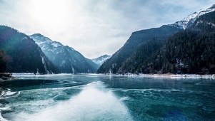 冬季的湖面