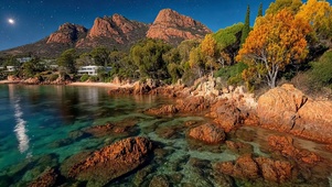 星夜海岛海湾夜景