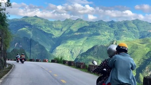 旅行途中的大山