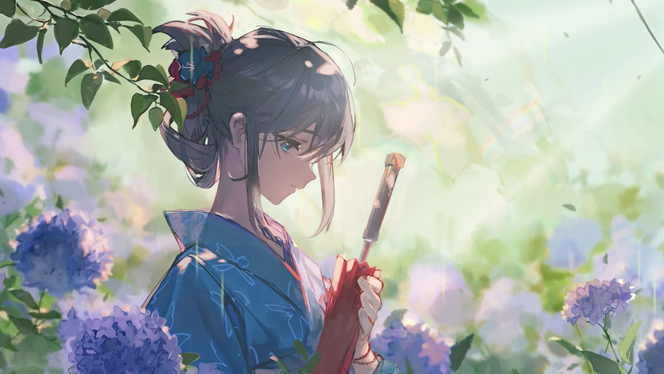 二次元和风少女立于蓝紫色绣球花丛中，侧颜沉静，手持收拢的红色折扇，柔光洒落绿意朦胧。