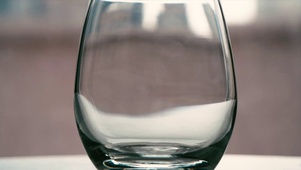 水