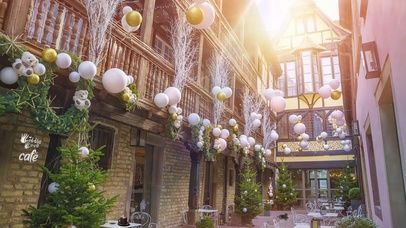 舒适的早晨圣诞咖啡厅