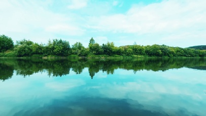 护眼壁纸森林湖泊