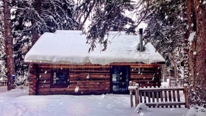 雪天小屋