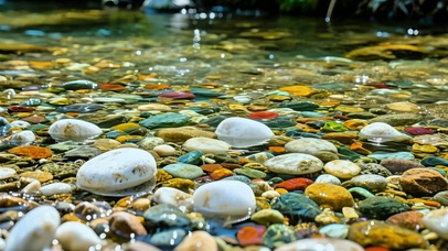 清澈小河淌水4K